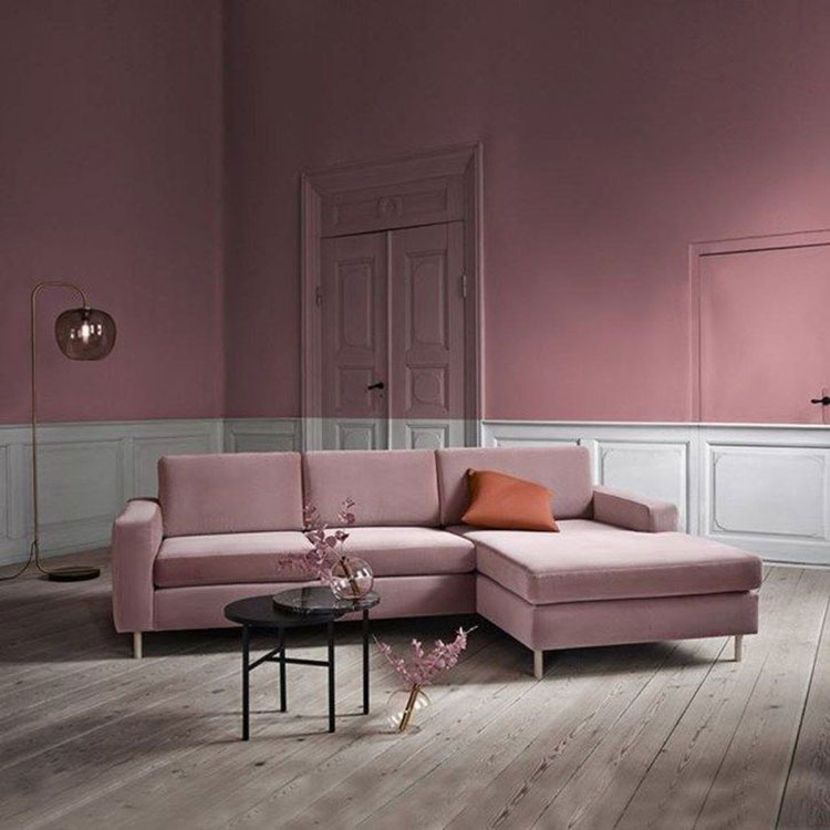 Arredamento con divano rosa cipria n.03