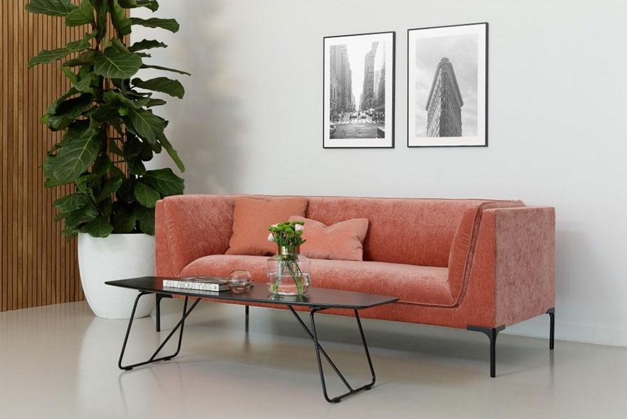 Arredamento con divano rosa di velluto n.02