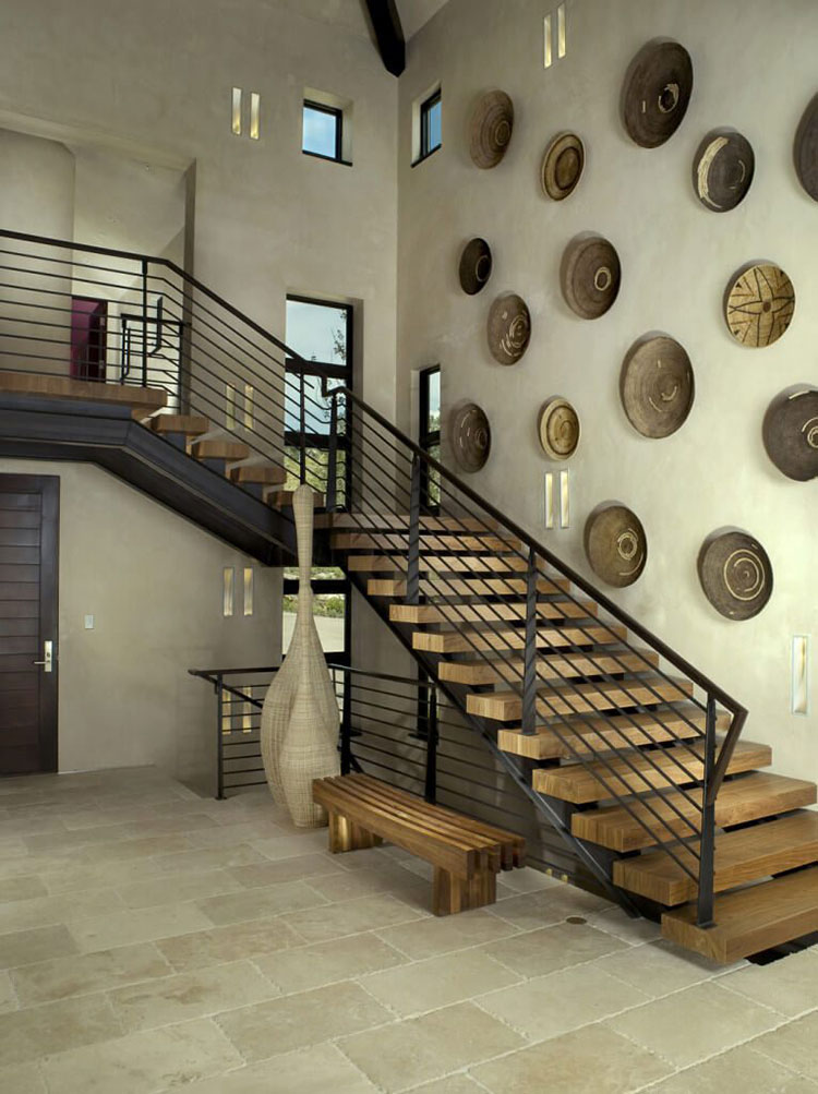 Idee di design per decorare le pareti delle scale interne n.06