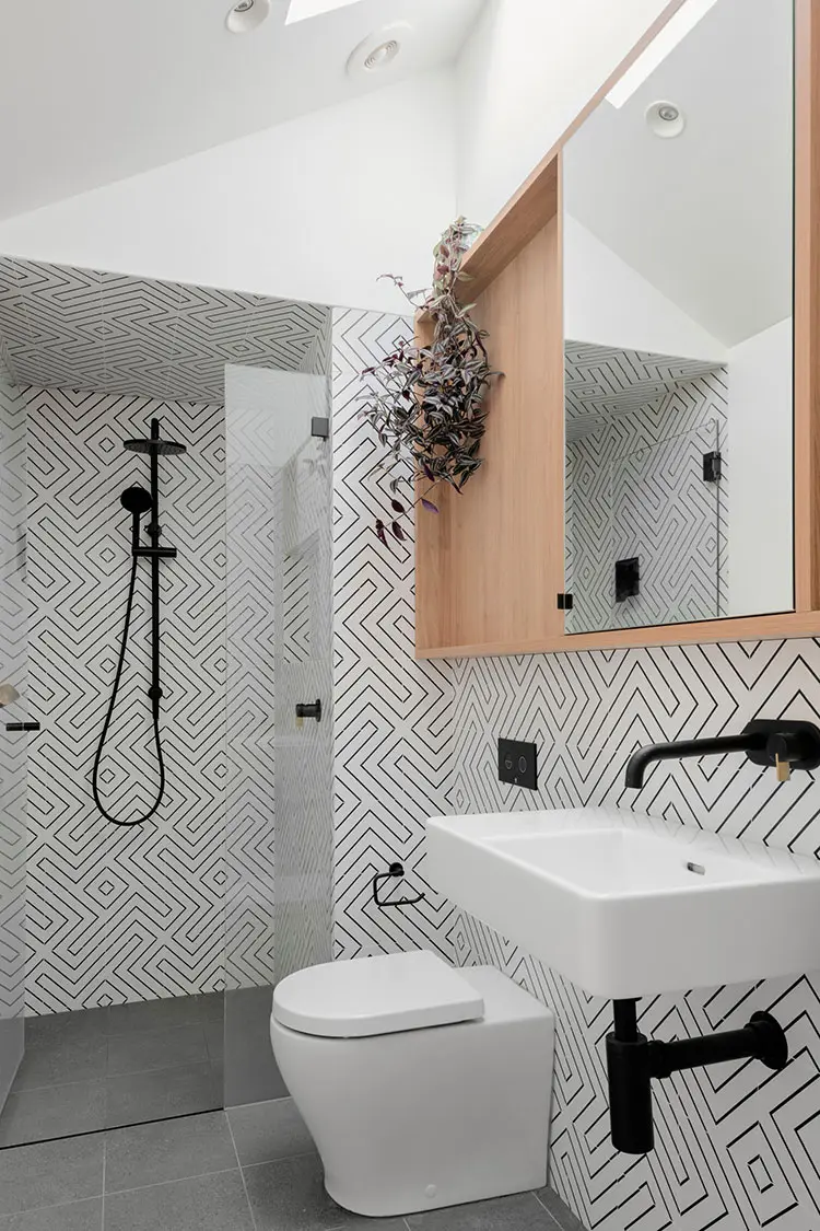 Come Arredare un Bagno Piccolo e Stretto | MondoDesign.it