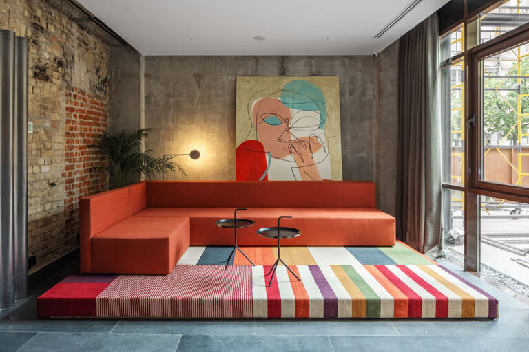 Come Appendere i Quadri Sopra il Divano: 36 Idee Originali | MondoDesign.it