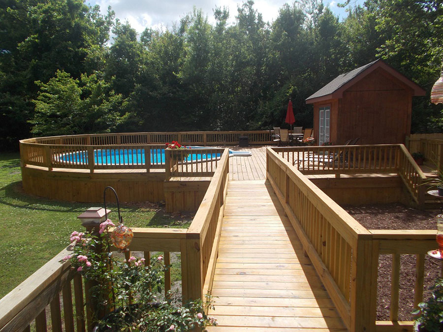Idee per progettare una piscina fuori terra in legno n.05