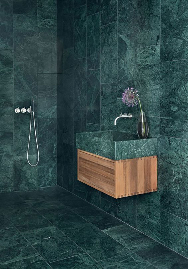 Bagno piccolo effetto marmo 07 Idee per bagno piccolo effetto marmo n.07