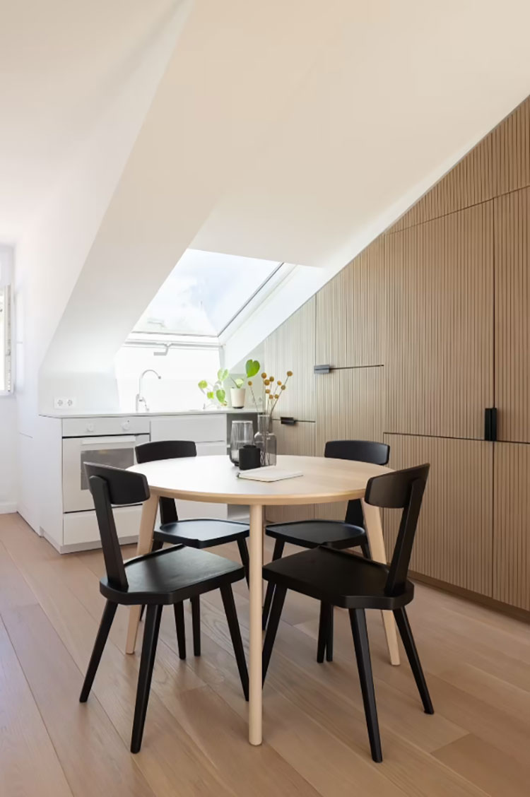 Arredamento mansarda open space n.53
