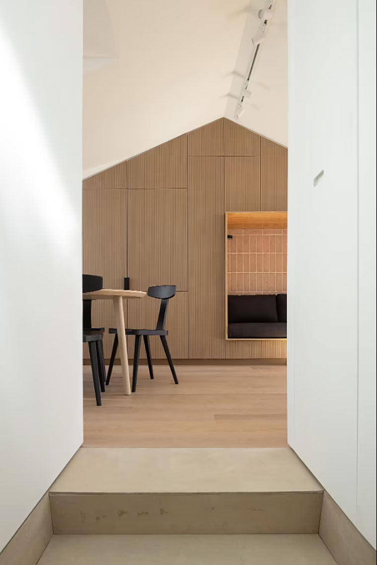 Arredamento mansarda open space n.59