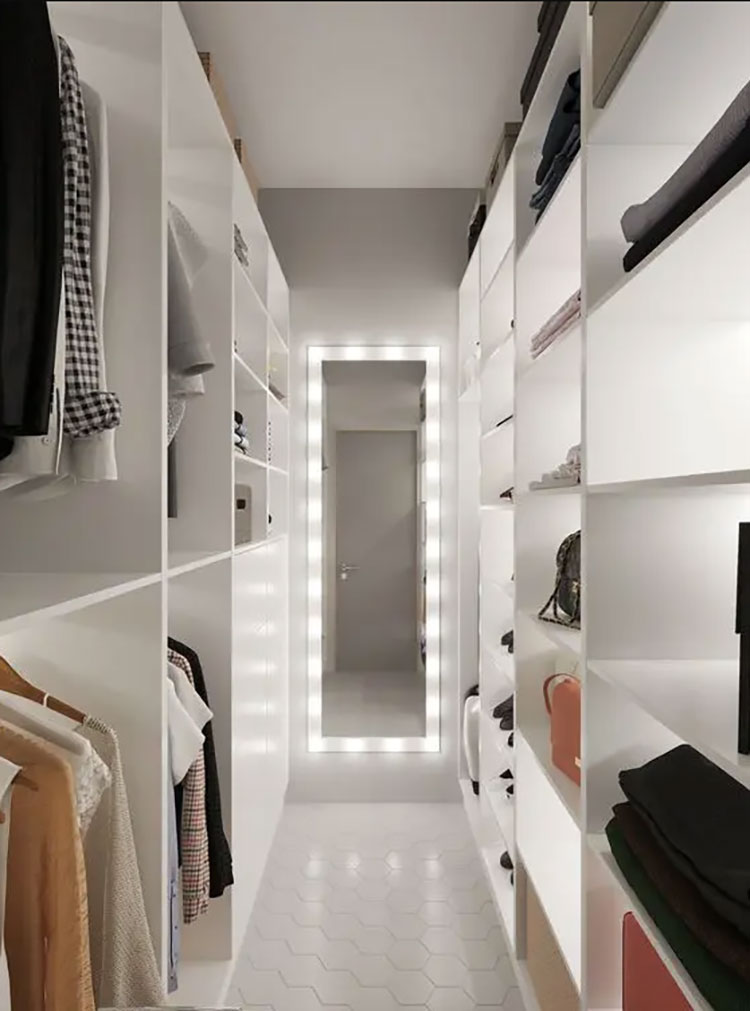 Idee per una cabina armadio stretta e lunga n.17