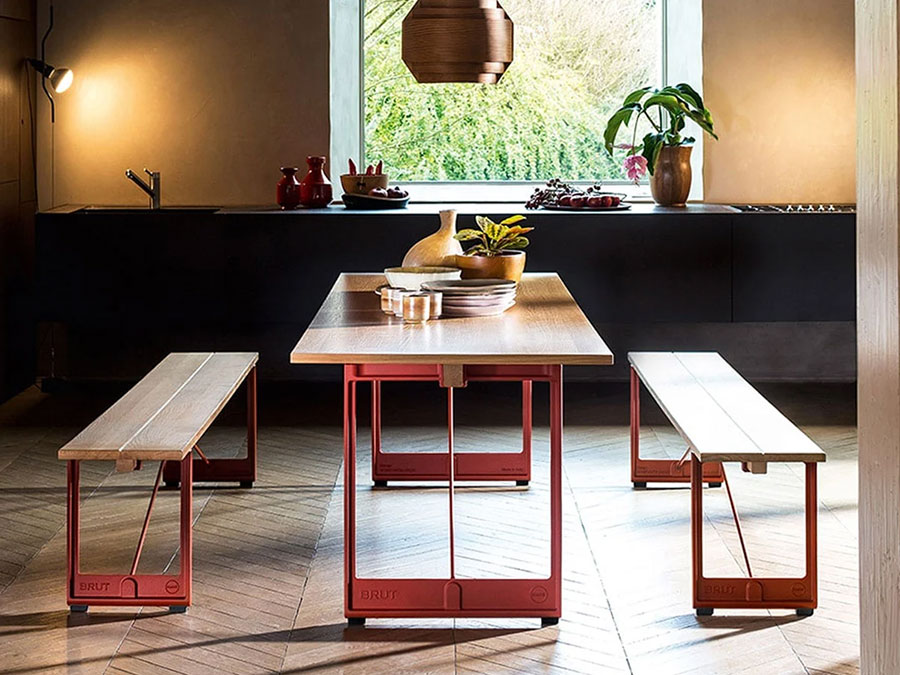 Tavolo stile industriale di design di Magis modello Brut Modello di tavolo industrial Brut di Magis